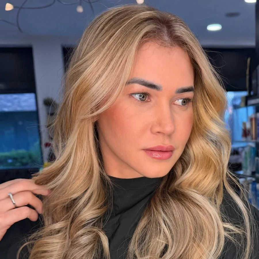 Cabelo de assinatura Santo Fio Hair